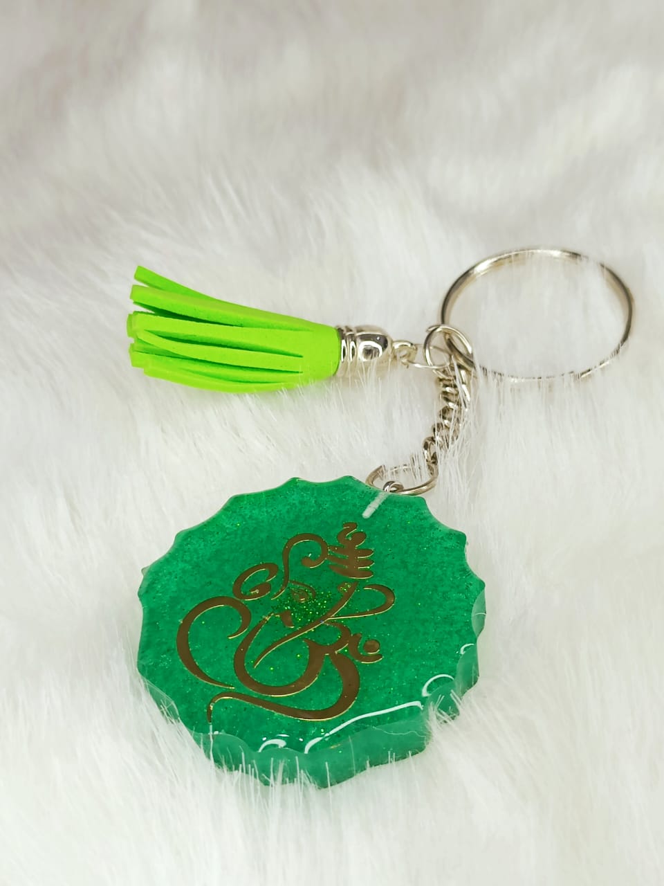 Haute Crafts Ganesh ji Theme with Tassel ,Resin Keychain Key Ring for Women, Girls Purse ,Handbags, Car, Bike.